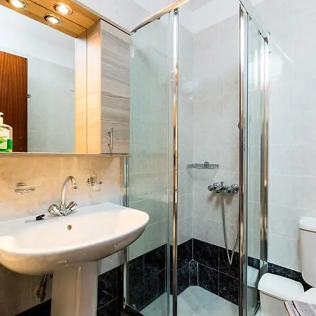 Monopati Apartment *