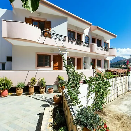 Monopati Apartment *
